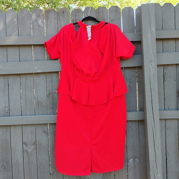 NWT Boohoo Red Formal Cold Shoulder Dress Size 28 - Picture 5 of 15